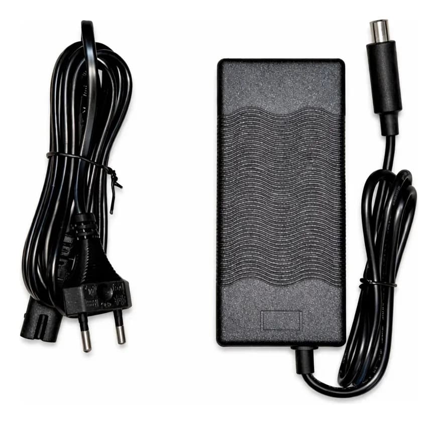 Tomate MTT-42002XM Carregador 42V 2A para Patinete Elétrico (Plug 8mm)